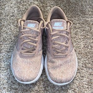 Nike Blush Pink & silver flex contact tennis shoes